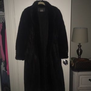 Luxurious Black Mink Fur Coat